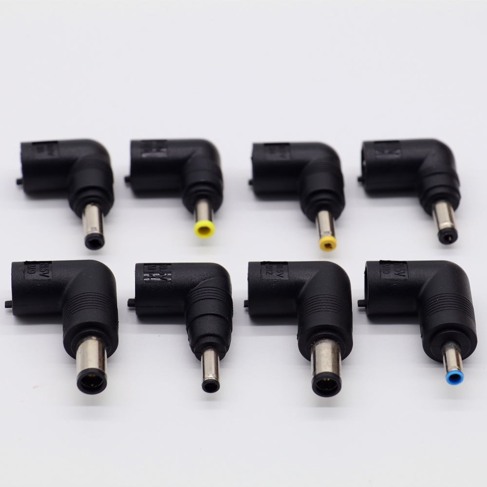 Universal Adapter 65W With 8 Tips - Image 3